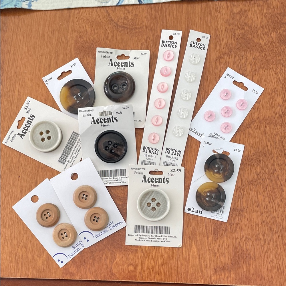 Lot of Assorted New Buttons